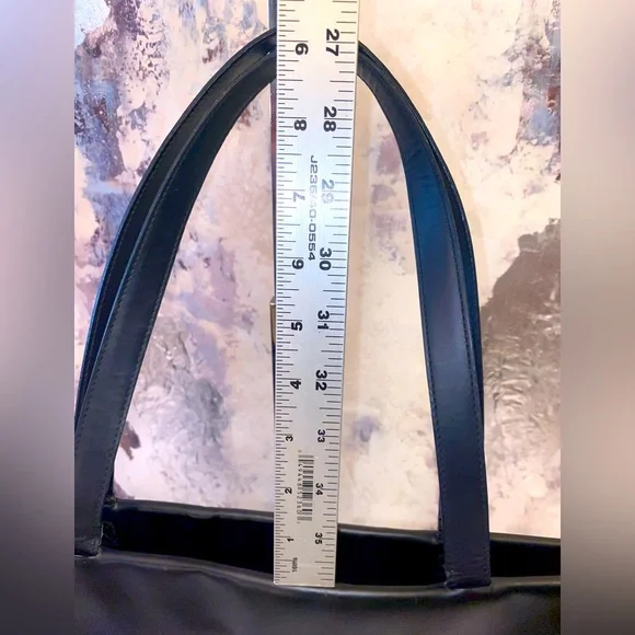 Authentic Salvatore Ferragamo Black Shoulder Bag - Picture 6 of 16